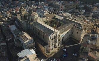 La chiesa di S. Francesco all'Immacolata -Caltagirone - Ingresso Museo Diocesano Vista Aerea